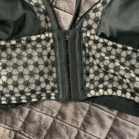 Victoria’s Secret Black lace bralette NWT - Picture 3 of 5